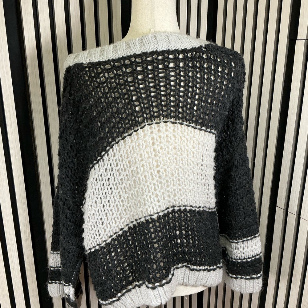 Free People Off-the-Shoulder Black and Grey Over-sized Sweater, Sz M - Picture 2 of 5